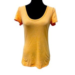 American Eagle Outfitters Women's Orange Scoop Neck T-Shirt size medium